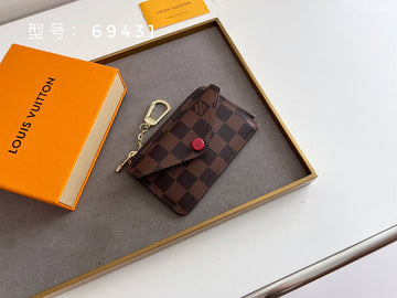 VS - LOV Wallets - 832
