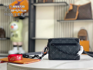 VS - LOV Women Bag - 2147