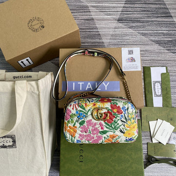 VS - GUKI Bags - 1943