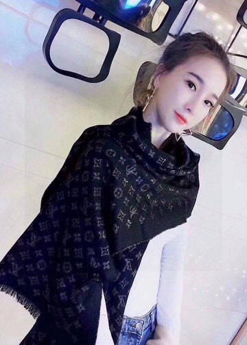 VS - LOV Scarf - 460