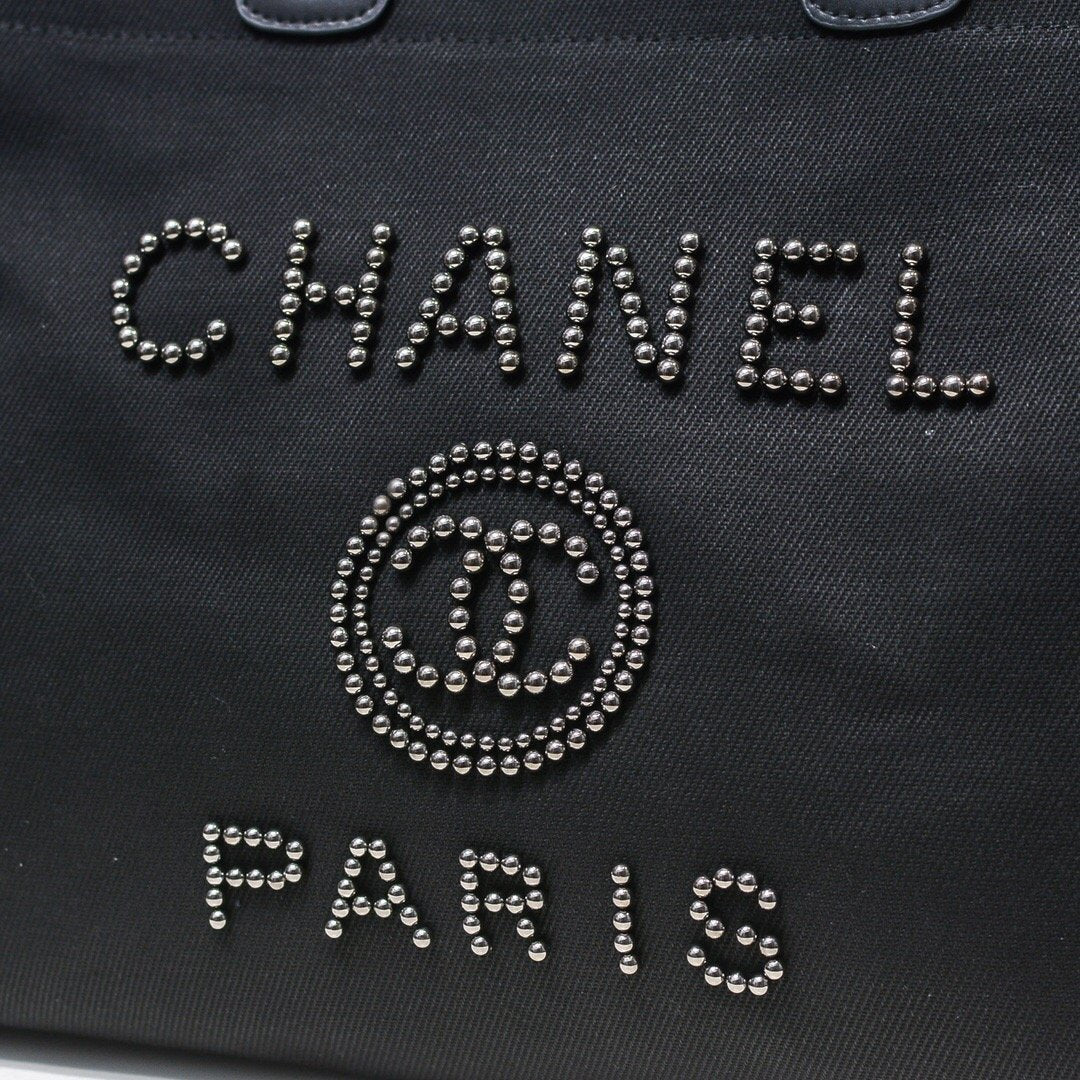 Designer bags by Chanel 086