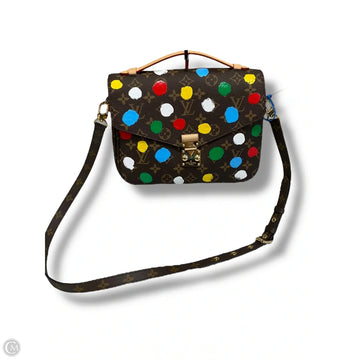 Crossbody Luxury Designer By Louis Vuitton, Size: Medium