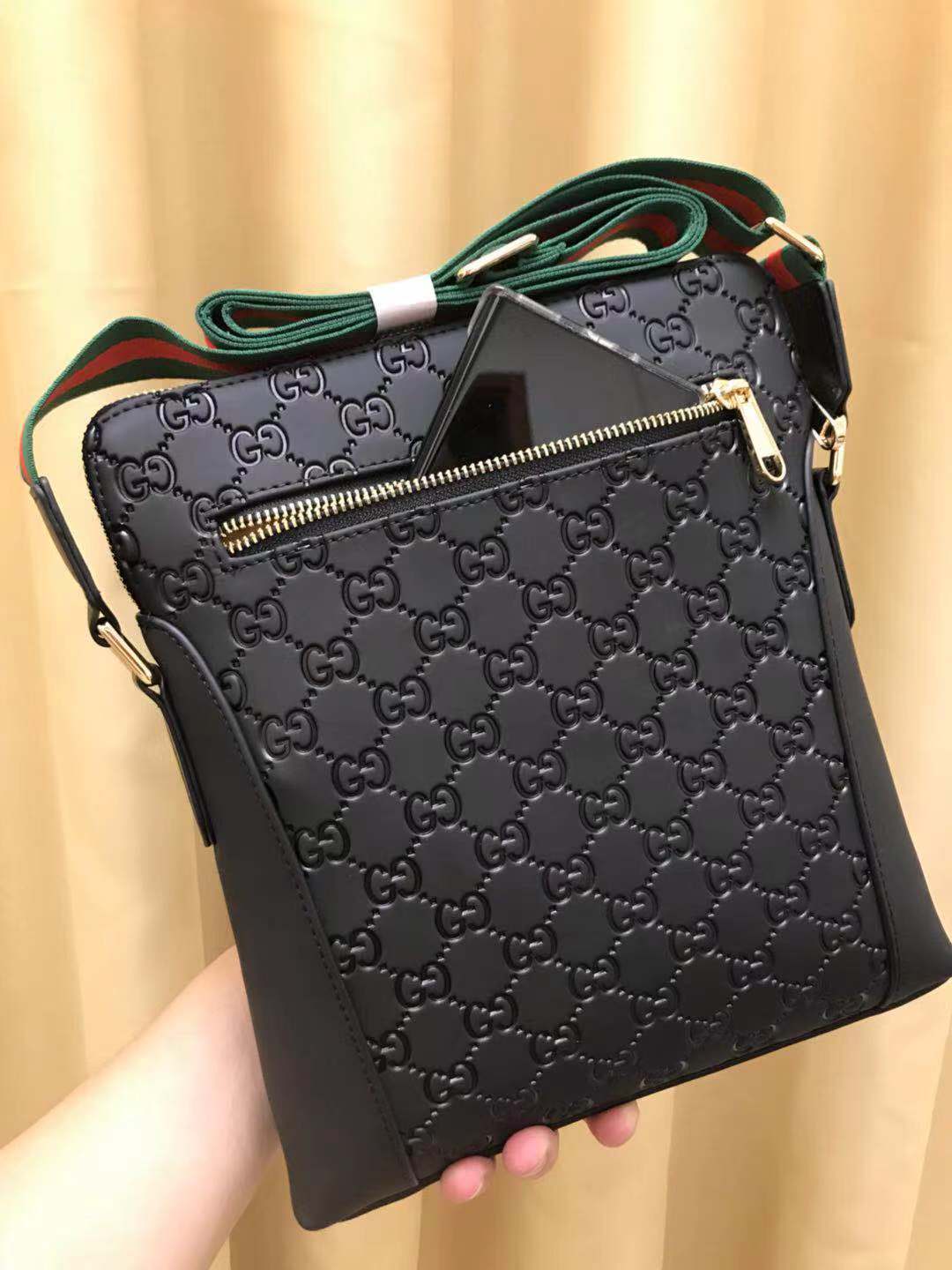 VS CROSSBODY BLACK RED LEATHER