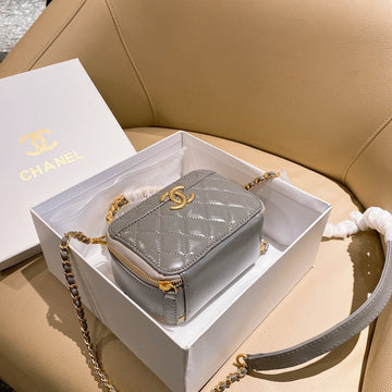 Designer bags by Chanel 065