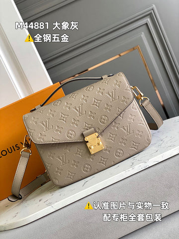 VS - LOV Women Bag - 2704