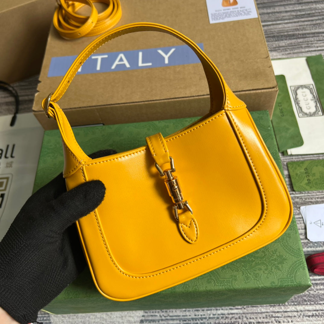 VS JACKIE MINI 19 SHOULDER BAG IN YELLOW CALFSKIN