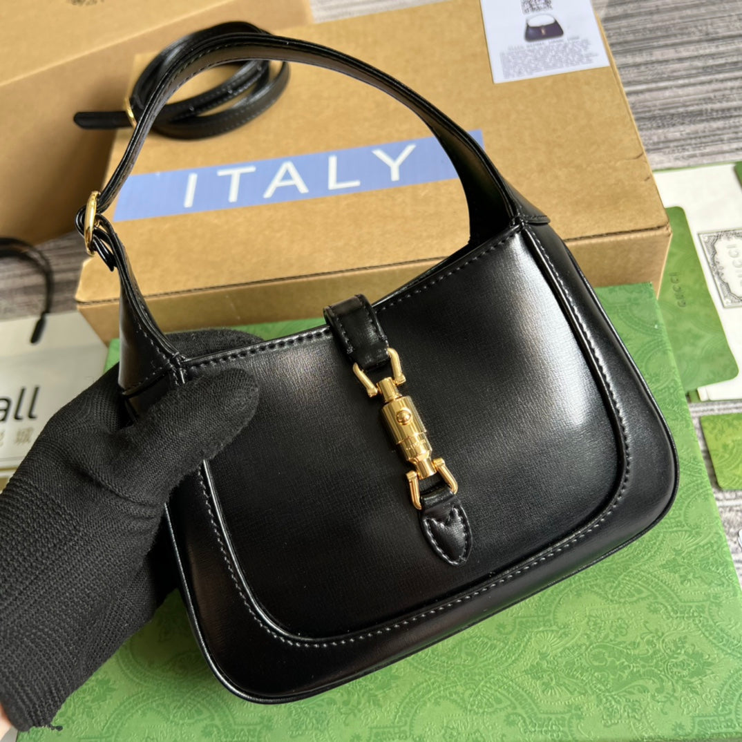 VS JACKIE MINI 19 SHOULDER BAG IN BLACK CALFSKIN