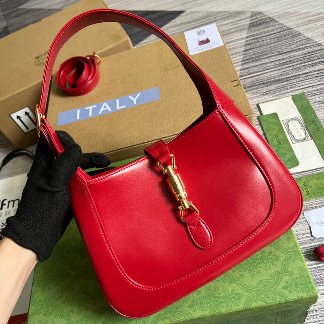 VS JACKIE SMALL 28 SHOULDER BAG IN CHERRY RED CALFSKIN