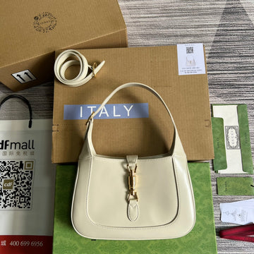 VS JACKIE SMALL 28 SHOULDER BAG IN WHITE CALFSKIN