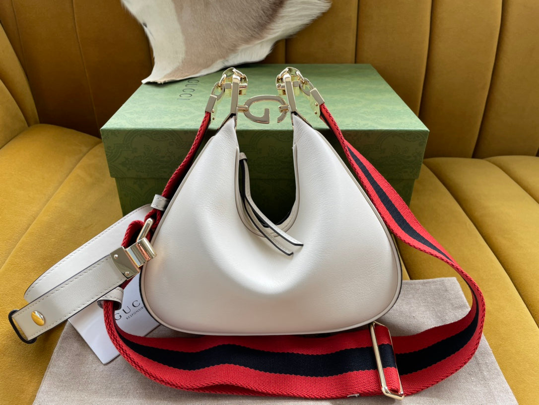 VS ATTACHE 23 SMALL SHOULDER BAG WHITE CALFSKIN