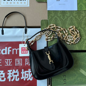 VS jackie mini 19cm black calfskin with chain