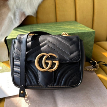 VS MARMONT MINI 18 HANDBAG IN BLACK CALFSKIN