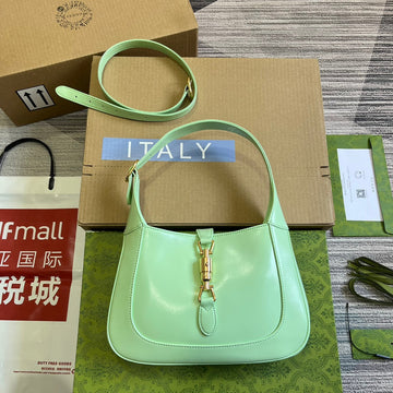 VS JACKIE SMALL 28 SHOULDER BAG IN LIGHT GREEN CALFSKIN