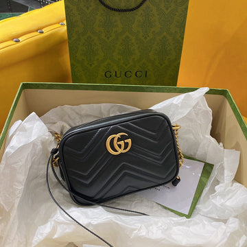 VS MINI 18 MARMONT MATELASS¨¦ BLACK CALFSKIN WITH GOLDEN LOGO