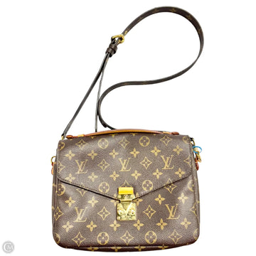 Crossbody Luxury Designer By Louis Vuitton, Size: Small