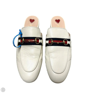 Shoes Luxury Designer By Gucci In Cream, Size: 7.5