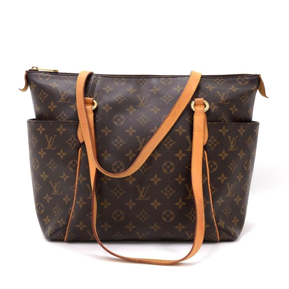 Louis Vuitto Totally MM Monogram Canvas Shoulder Bag