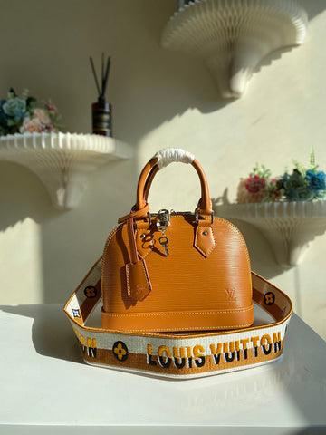 VS - LOV Women Bag - 2532