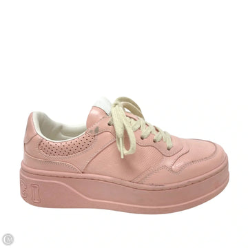 Shoes Luxury Designer By Gucci In Pink, Size: 5