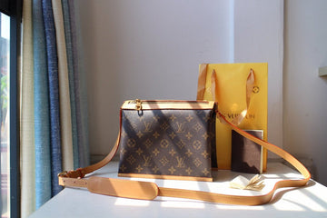 VS Fashion Lu-Vi bags - 1988