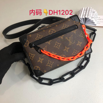 VS Fashion Lu-Vi bags - 1976
