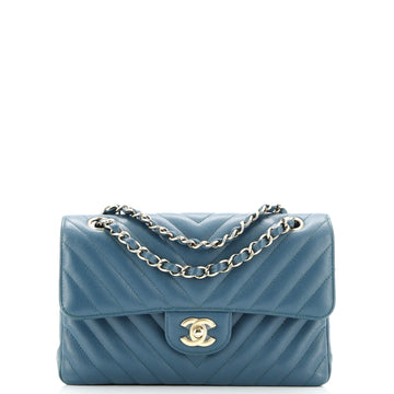 Classic Double Flap Bag Chevron Caviar Small