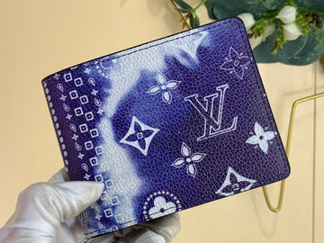 VS - LOV Wallets - 536