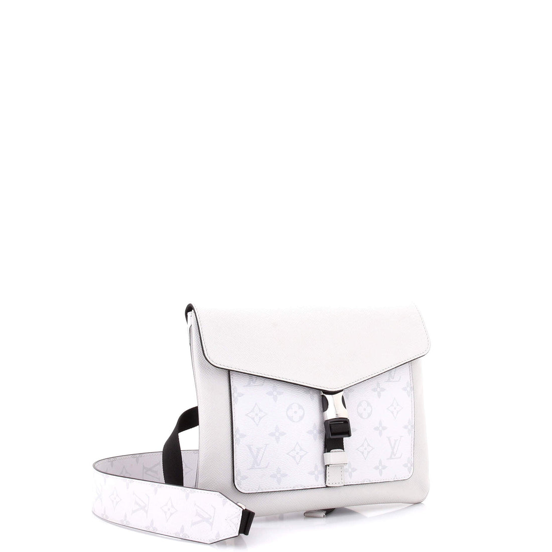 Outdoor Flap Messenger Monogram Taigarama
