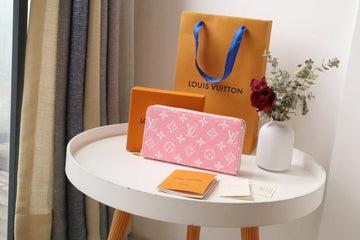 VS - LOV Wallets - 604