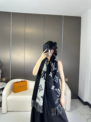 VS - LOV Scarf - 219