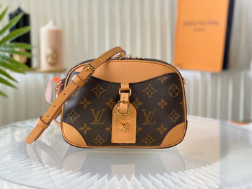 VS - LOV Women Bag - 2930
