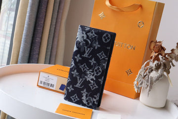 VS - LOV Wallet - 075