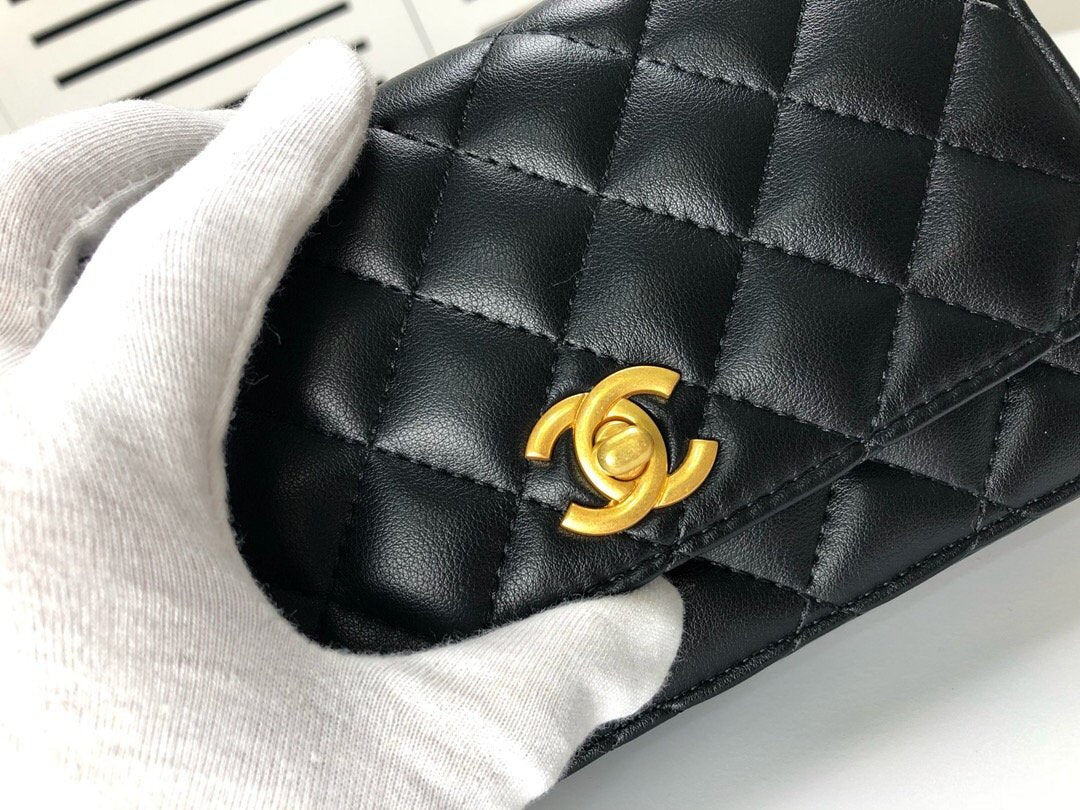 Designer bags by Chanel 081