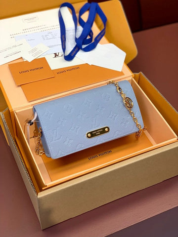 VS - LOV Wallets - 001