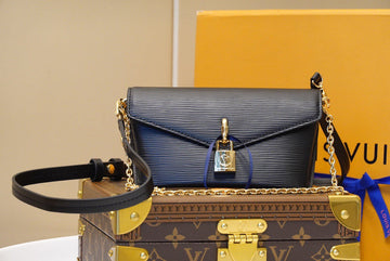 LOV2 Bags - Luxurious Bags  1507