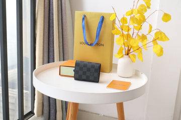 VS - LOV Wallet - 010