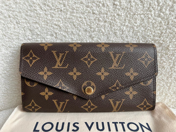 Louis Vuitton Sarah Wallet in Monogram and Fuchsia  (RRP £490)