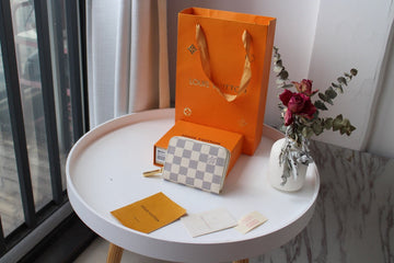 VS - LOV Wallet - 301
