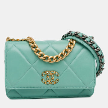 Quilted Lambskin 19 Wallet on Chain