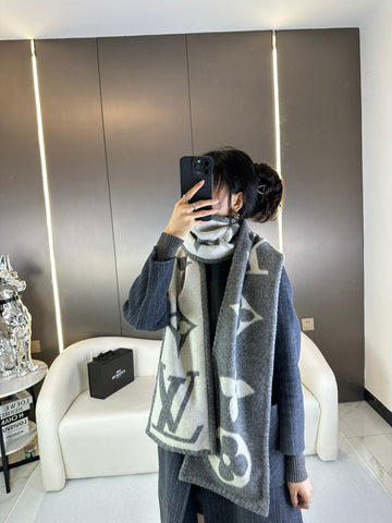 VS - LOV Scarf - 259
