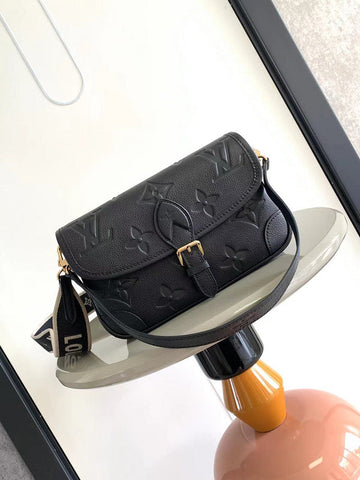 VS - LOV Women Bag - 1868