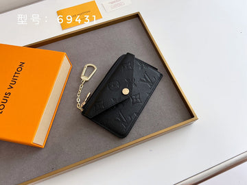 VS - LOV Wallets - 821