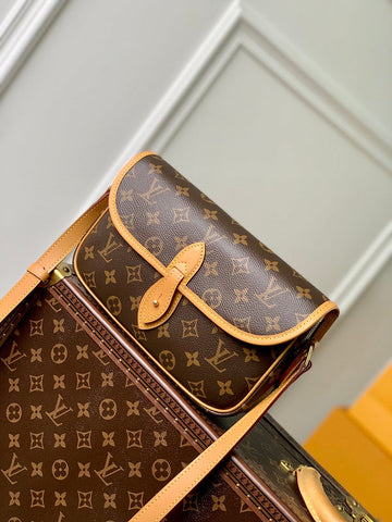 VS - LOV Women Bag - 2163