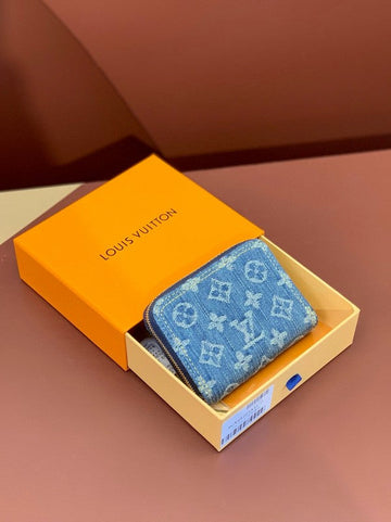 VS - LOV Wallets - 002