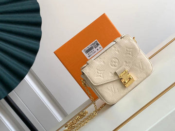 VS - LOV Women Bag - 1639