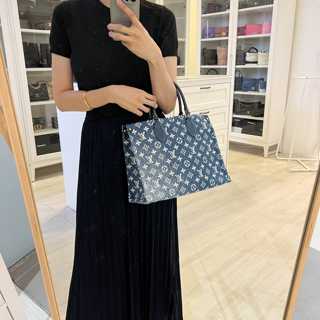 LV Onthego MM in Ombre Blue Denim and GHW