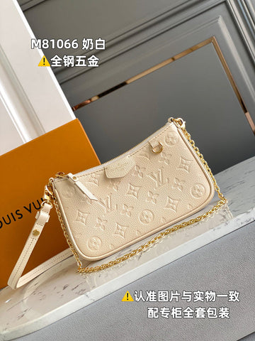 VS - LOV Women Bag - 1111