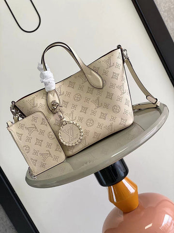 VS - LOV Women Bag - 2319