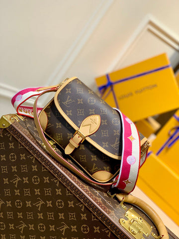 VS - LOV Women Bag - 2397