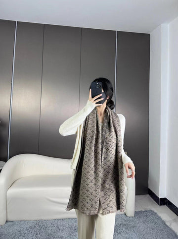 VS - LOV Scarf - 261